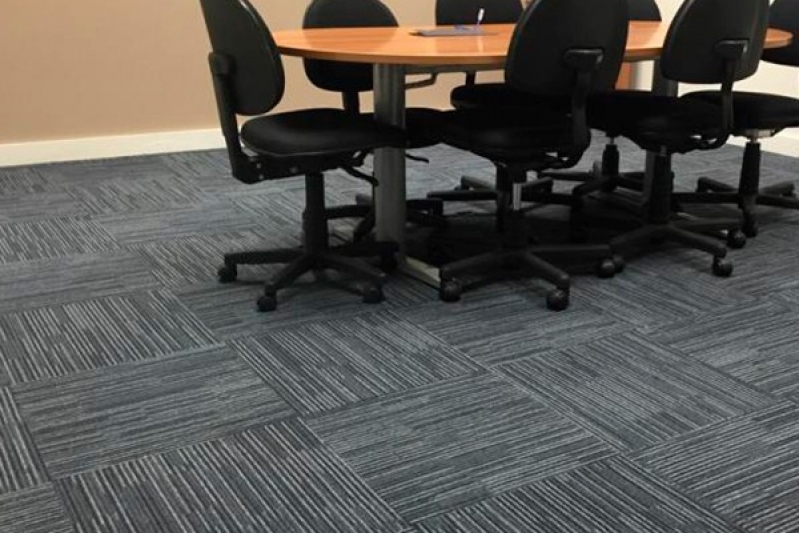 Empresa de Limpeza de Carpetes Profissionais Recreio dos Bandeirantes - Empresa de Limpeza Carpete Escritório